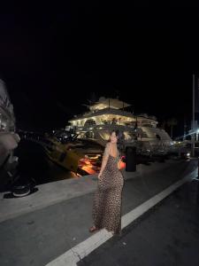 613975089: Chica busca chico en Málaga