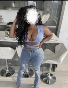 632779229: Chica busca chico en Barcelona