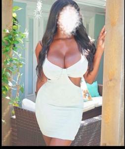 632779229: Chica busca chico en Barcelona
