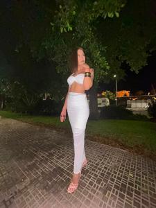 655305560: Chica busca chico en Madrid