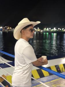 631242200: Chico busca chica en Ibiza