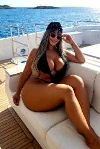 634796075: Chica busca chico en Madrid