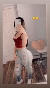 674624205: Chica busca chico en Barcelona
