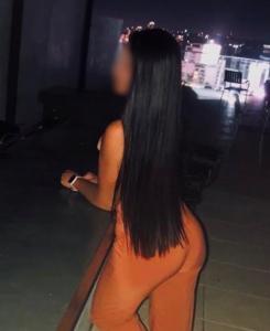 613956757: Chica busca chico en Barcelona