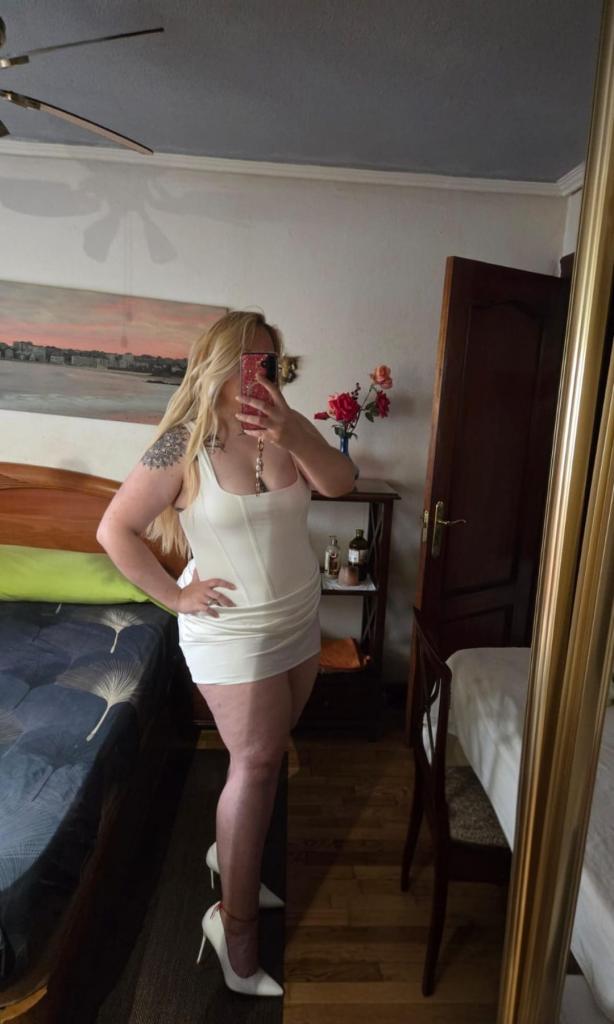 686144837: Chica busca chico en Cantabria