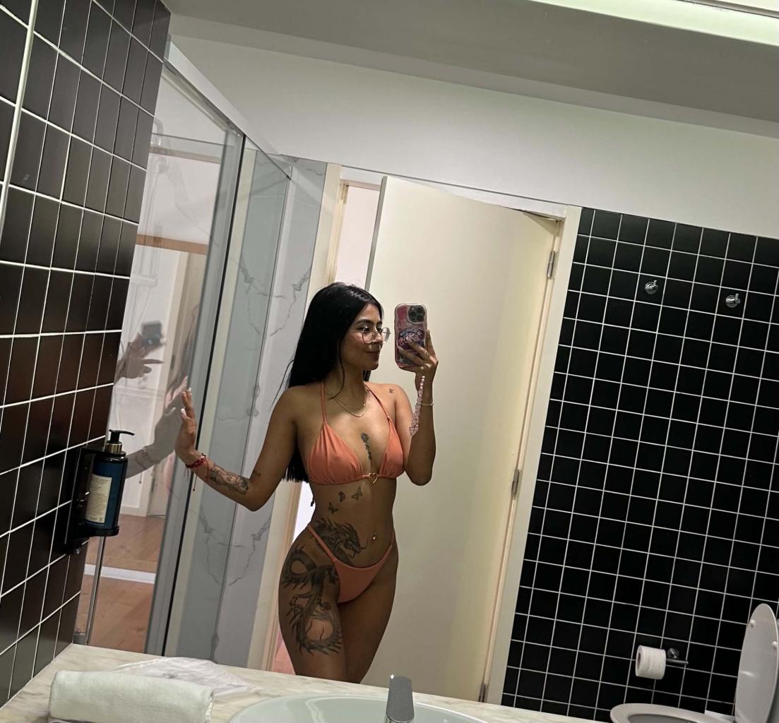 614622984: Chica busca chico en Barcelona