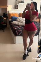 677852614: Chica busca chico en Barcelona