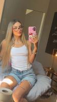631758860: Chica busca chico en Barcelona