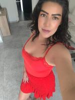 617129092: Chica busca chico en Barcelona