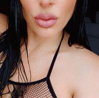 672544305: Chica busca chico en Barcelona