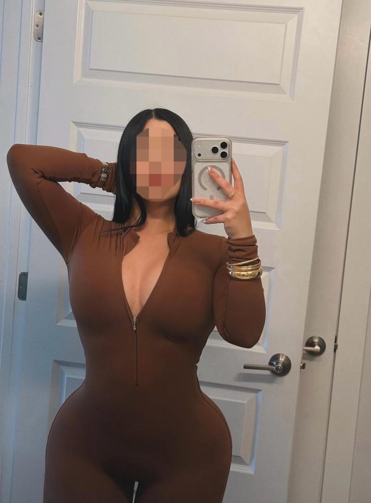Chica busca chico en Almería: 
