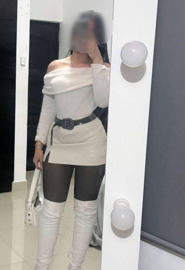 613956757: Chica busca chico en Barcelona