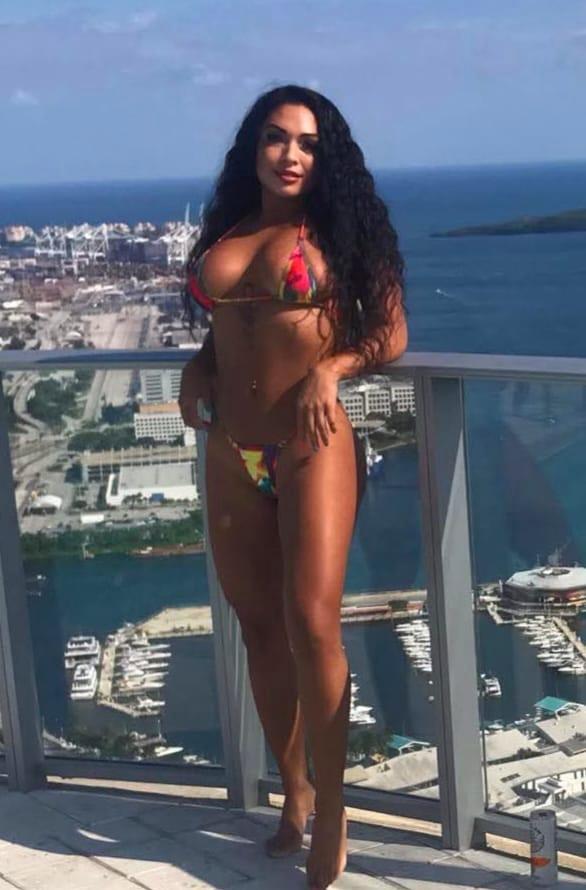 Chica busca chico en Alicante: Chica busca chico