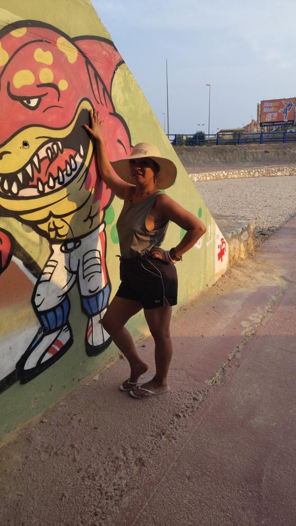 631832813: Chica busca chico en Alicante