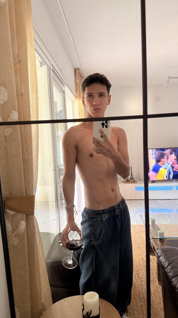 621306144: Chico busca chica en Málaga