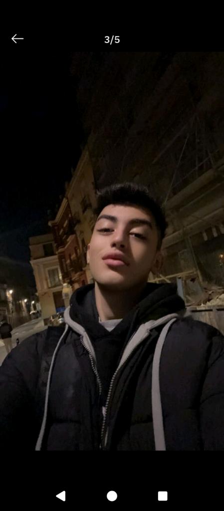 Chico busca chica en Málaga: 