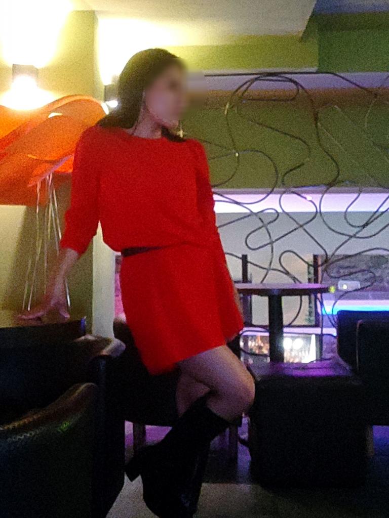 623329863: Chica busca chico en La Coruña