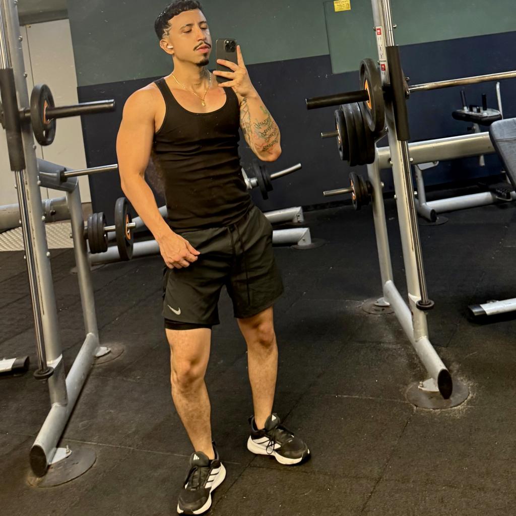 643232078: Chico busca chica en Las Palmas