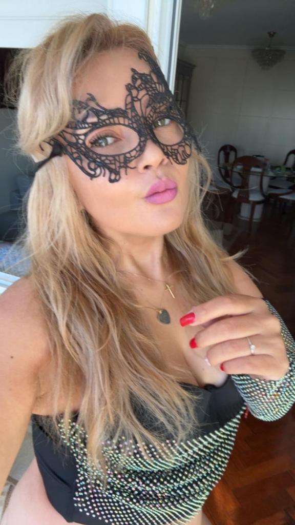 Chica busca chico en La Coruña: 