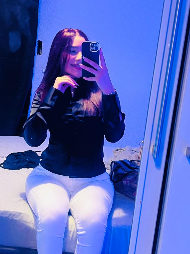 642963995: Chica busca chico en Madrid