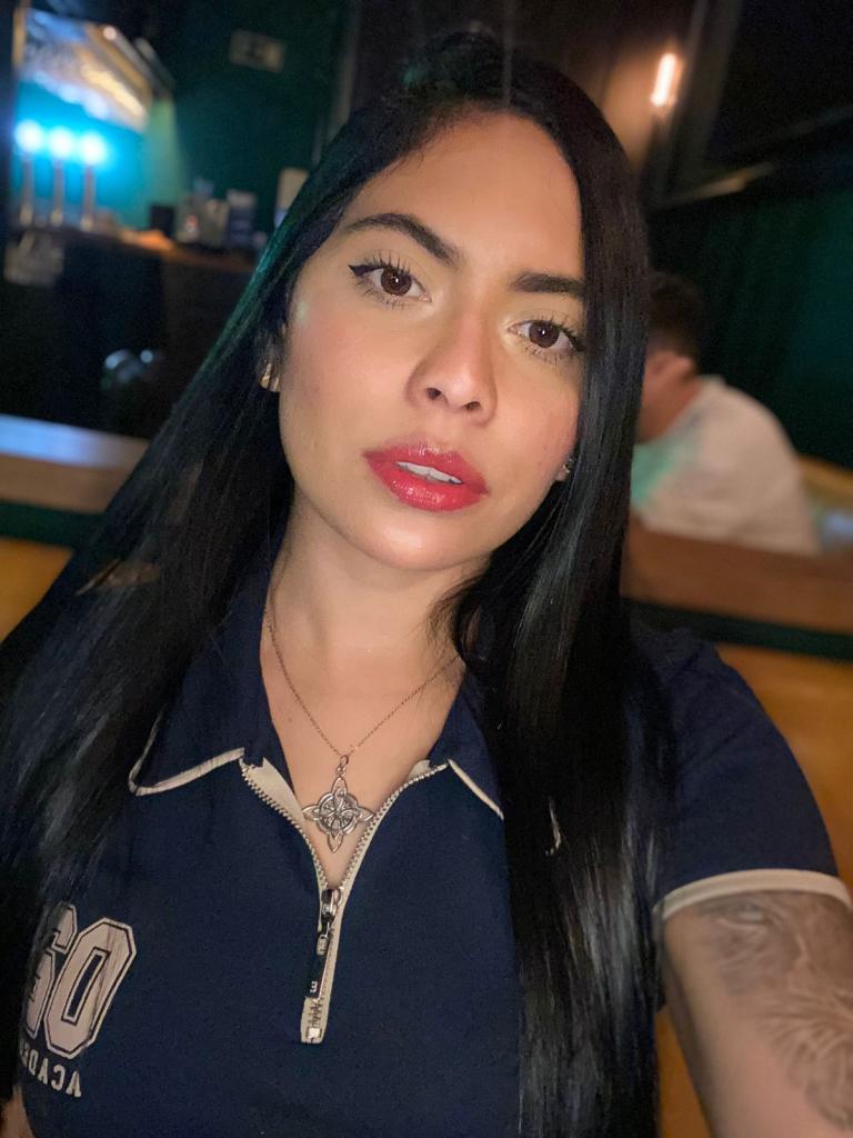 Chica busca chico en Málaga: Chica busca chico