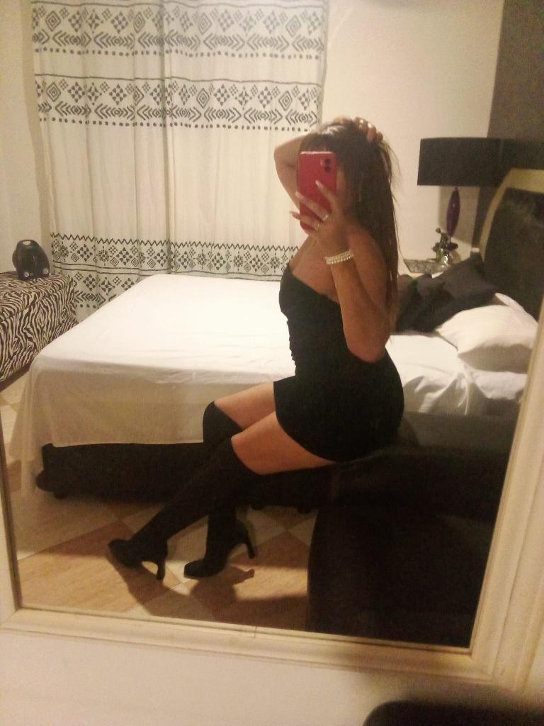 Chica busca chico en Almería: 