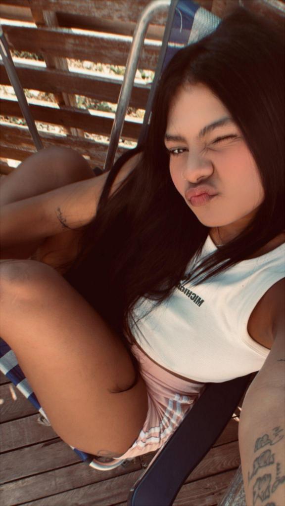 Chica busca chico en Tenerife: 