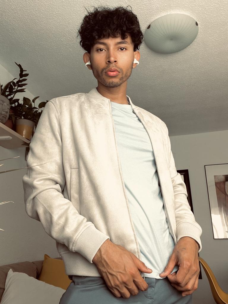 617285720: Chico busca chica en Madrid