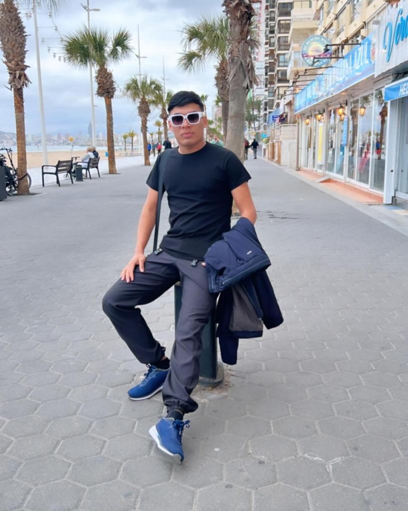 631232992: Chico busca chica en Valencia