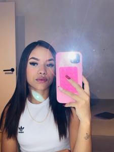 697629412: Chica busca chico en Castellón