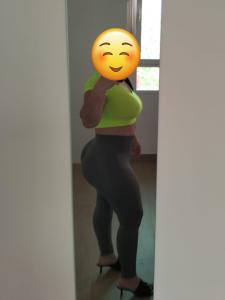 624907289: Chica busca chico en Madrid