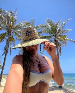637822810: Chica busca chico en Barcelona