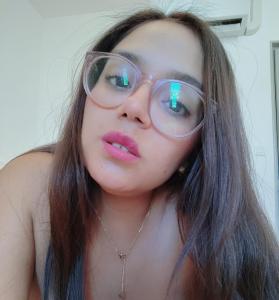 697734316: Chica busca chico en Cantabria