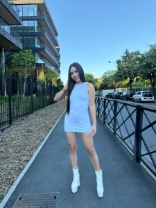 631507330: Chica busca chico en Barcelona