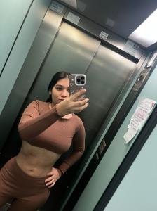 643934920: Chica busca chico en Sevilla