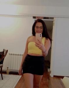 697734316: Chica busca chico en Cantabria