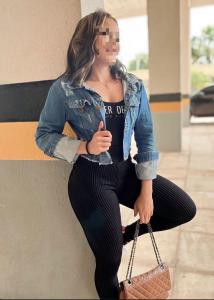 611339581: Chica busca chico en Lugo