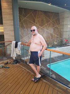 632964374: Chico busca chica en Barcelona