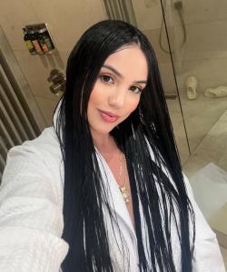 664149336: Chica busca chico en Barcelona