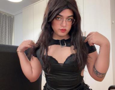 697484966: Travesti en León