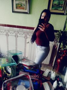 643350313: Chica busca chico en Cáceres