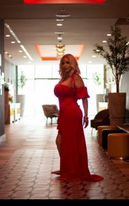 692486166: Chica busca chico en Barcelona