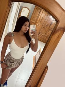 607758737: Chica busca chico en Barcelona