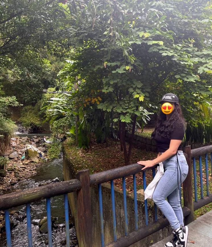 Chica busca chico en Sevilla: 