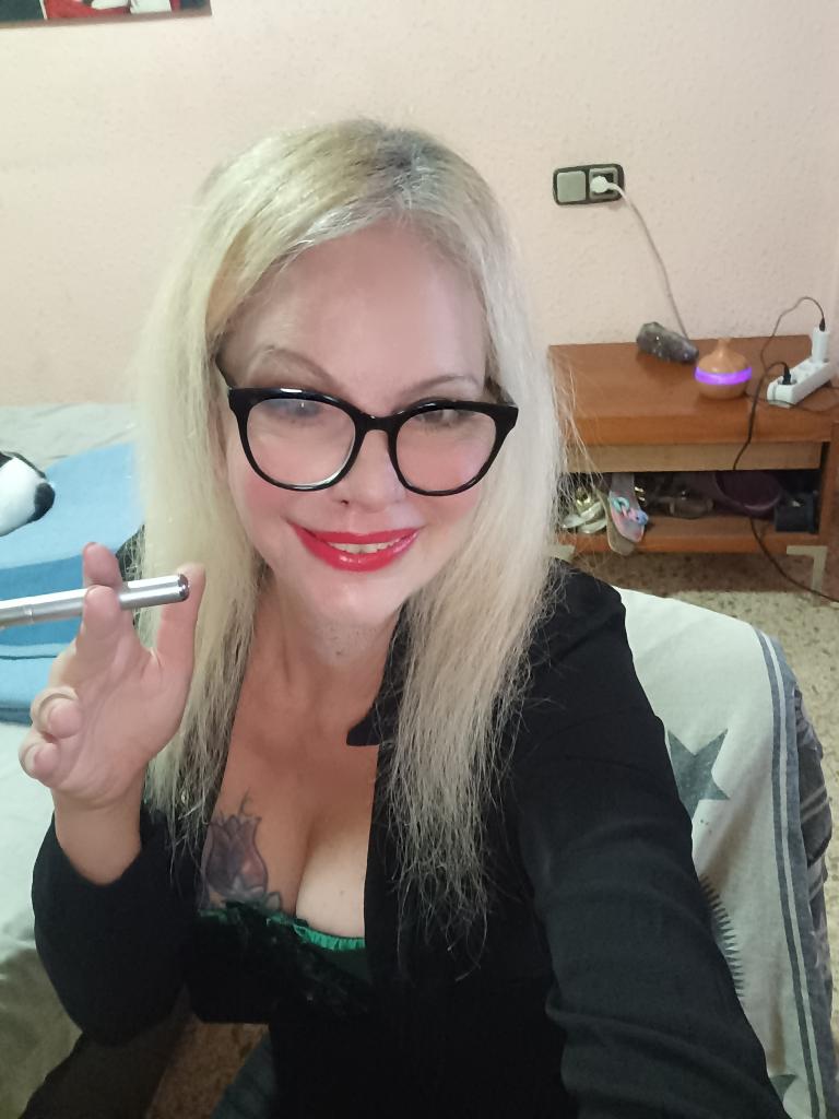 613898263: Chica busca chico en Valencia
