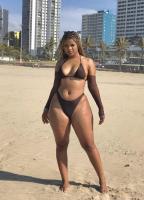 603990983: Chica busca chico en Barcelona