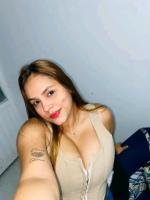 614810294: Chica busca chico en Sevilla
