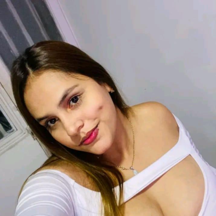 614810294: Chica busca chico en Sevilla