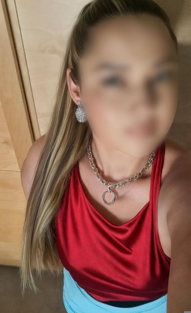 Chica busca chico en Almería: 