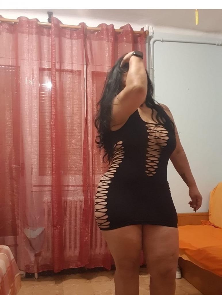 645958264: Chica busca chico en Gerona